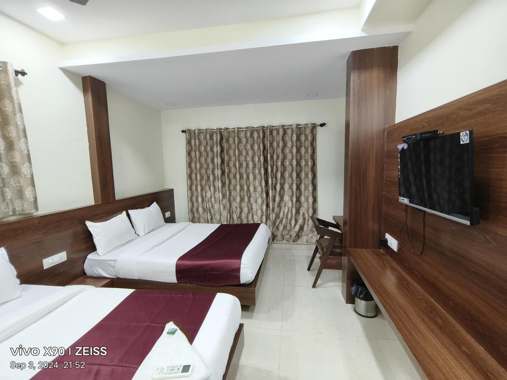Hotel Grace Executive - South Mumbai — Photos 1